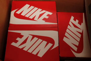 Nike dona zapatos deportivos al MINSA