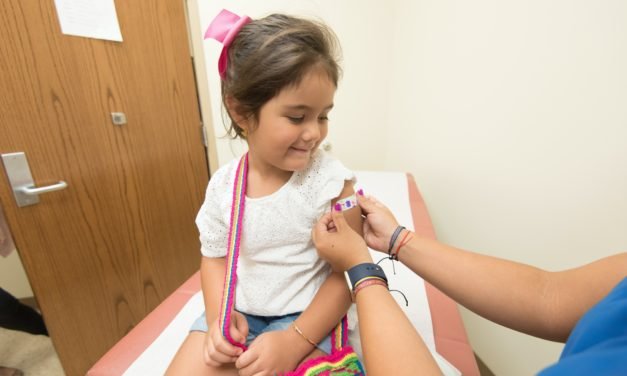 Sociedades médicas invitan a las autoridades a trabajar en conjunto por una vacunación equitativa